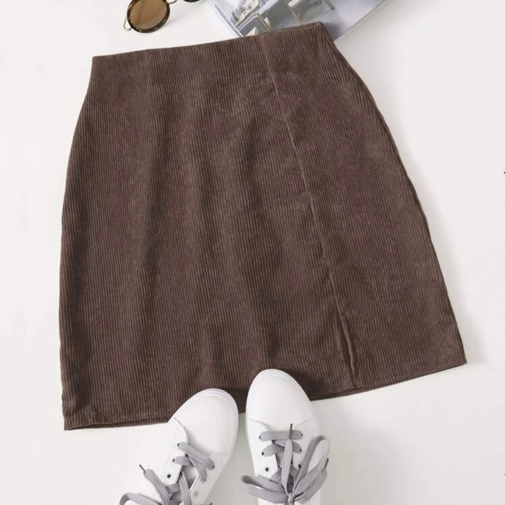 Split hem zipper back corduroy skirt